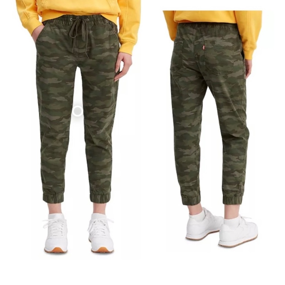 Levi’s Jet Set Taper Camo Joggers